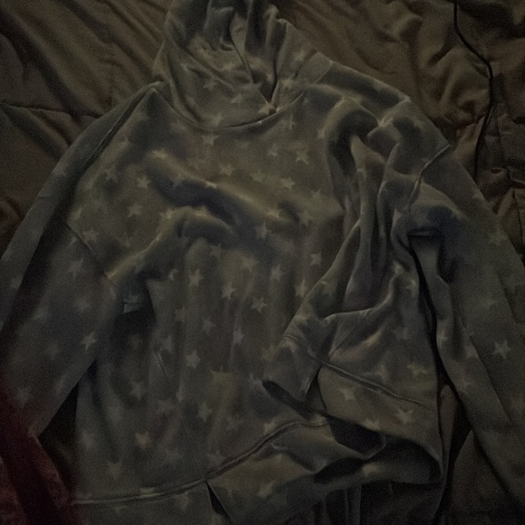 Two dresses and one sweatshirt - Picture 2 of 3